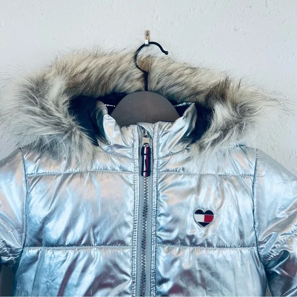 Tommy Hilfiger Kids Unisex Silver Fur Hood Puffer Jacket/Sz:6